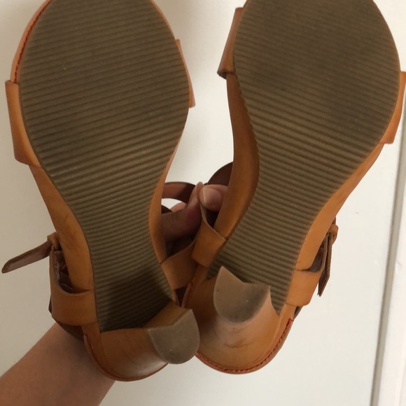 Luxury Rebel Chantal Womens Tan Platforms Sandal - Picture 9 of 10